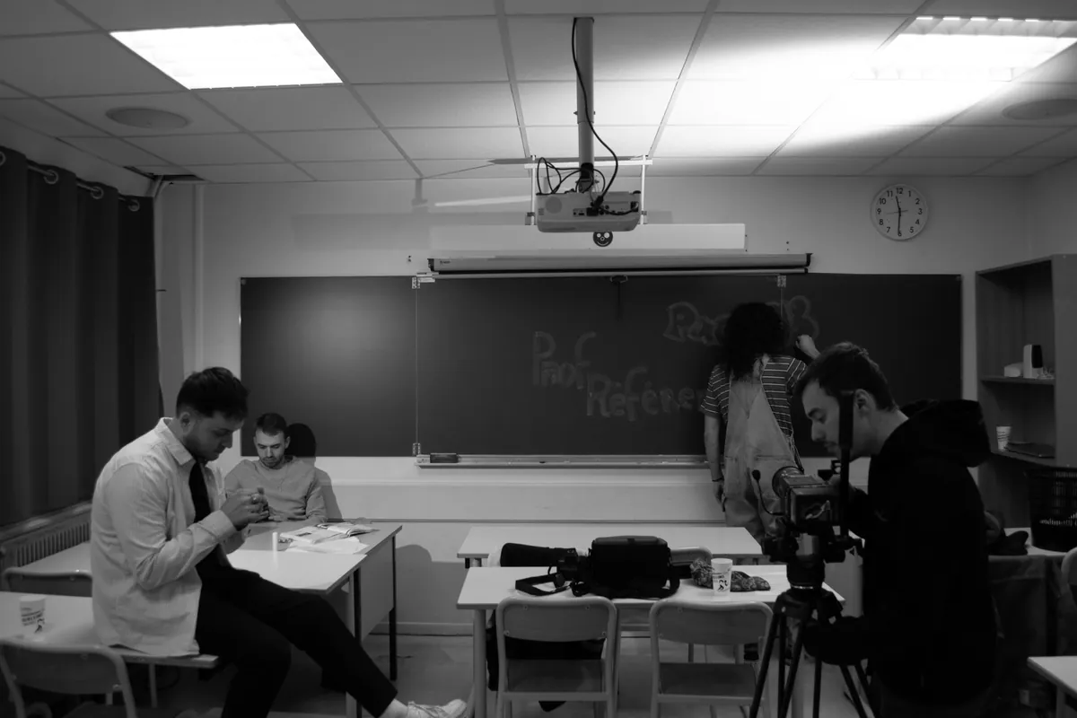 Tournage d'un clip vidéo en salle de classe
